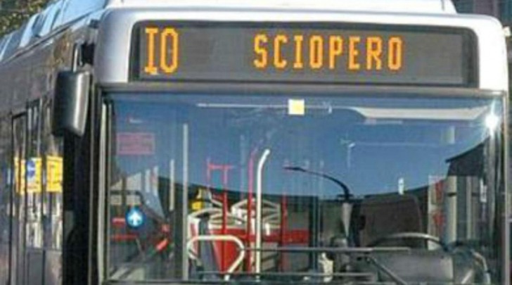 Al Via Sciopero Dei Trasporti Fermi Bus Metro E Treni Cronaca